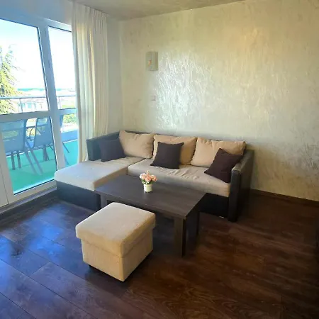 в Apartment